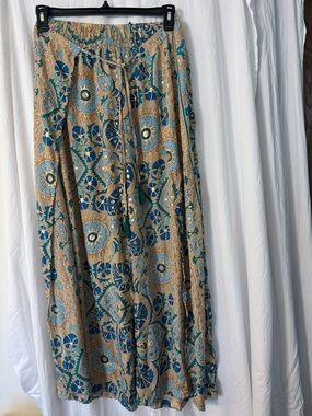 NWT Harem Pants Paani, Size Large Wide Leg, Tye at the waist. Open Flow.